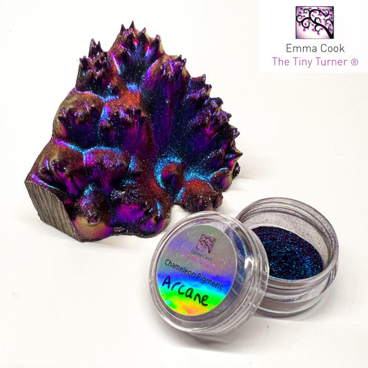Tiny Turner Chameleon Mica Pigment Single 0.5g Pot 'Arcane'
