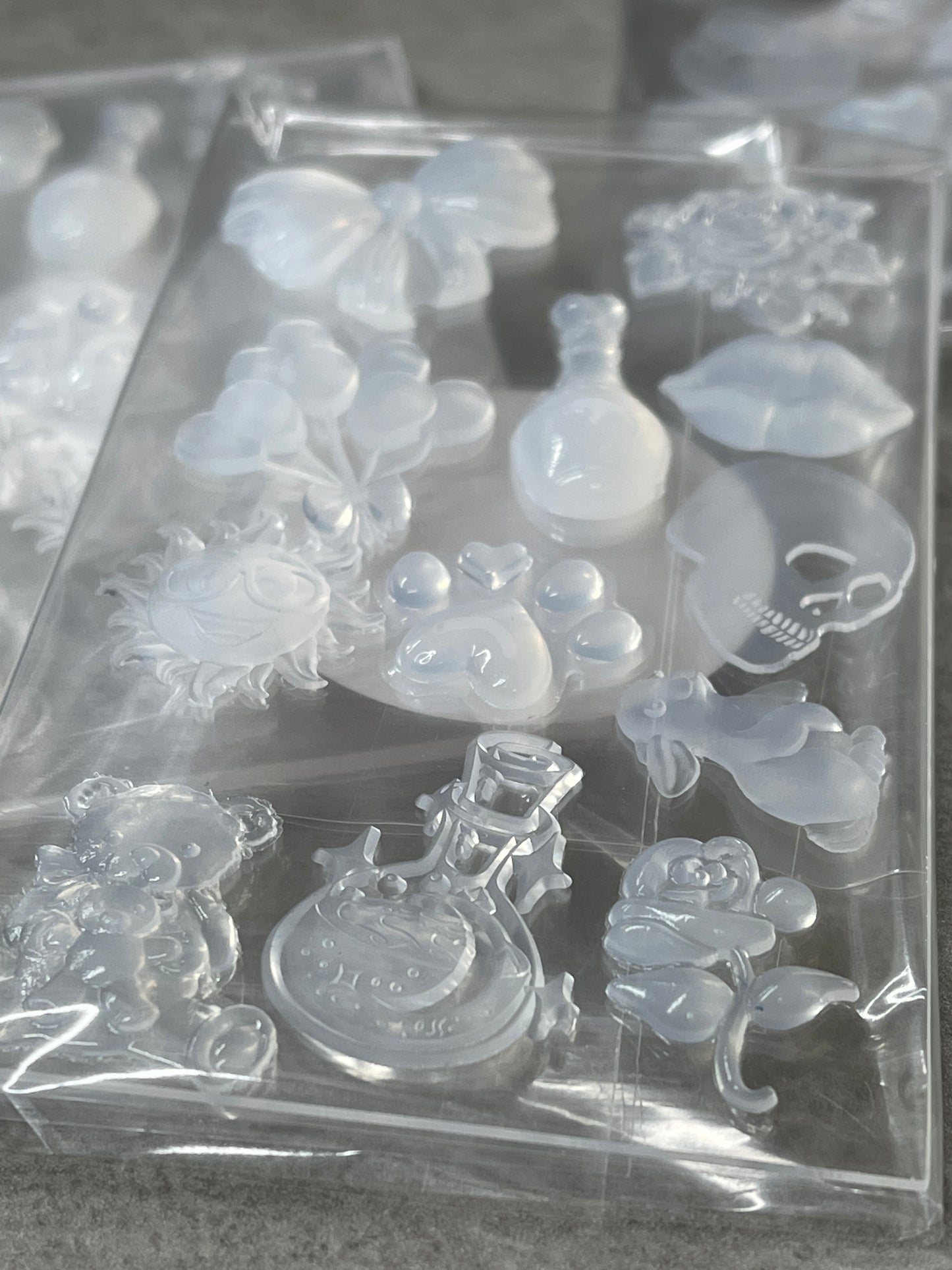 Set of 12 Tiny, Borderless, Silicone inlays