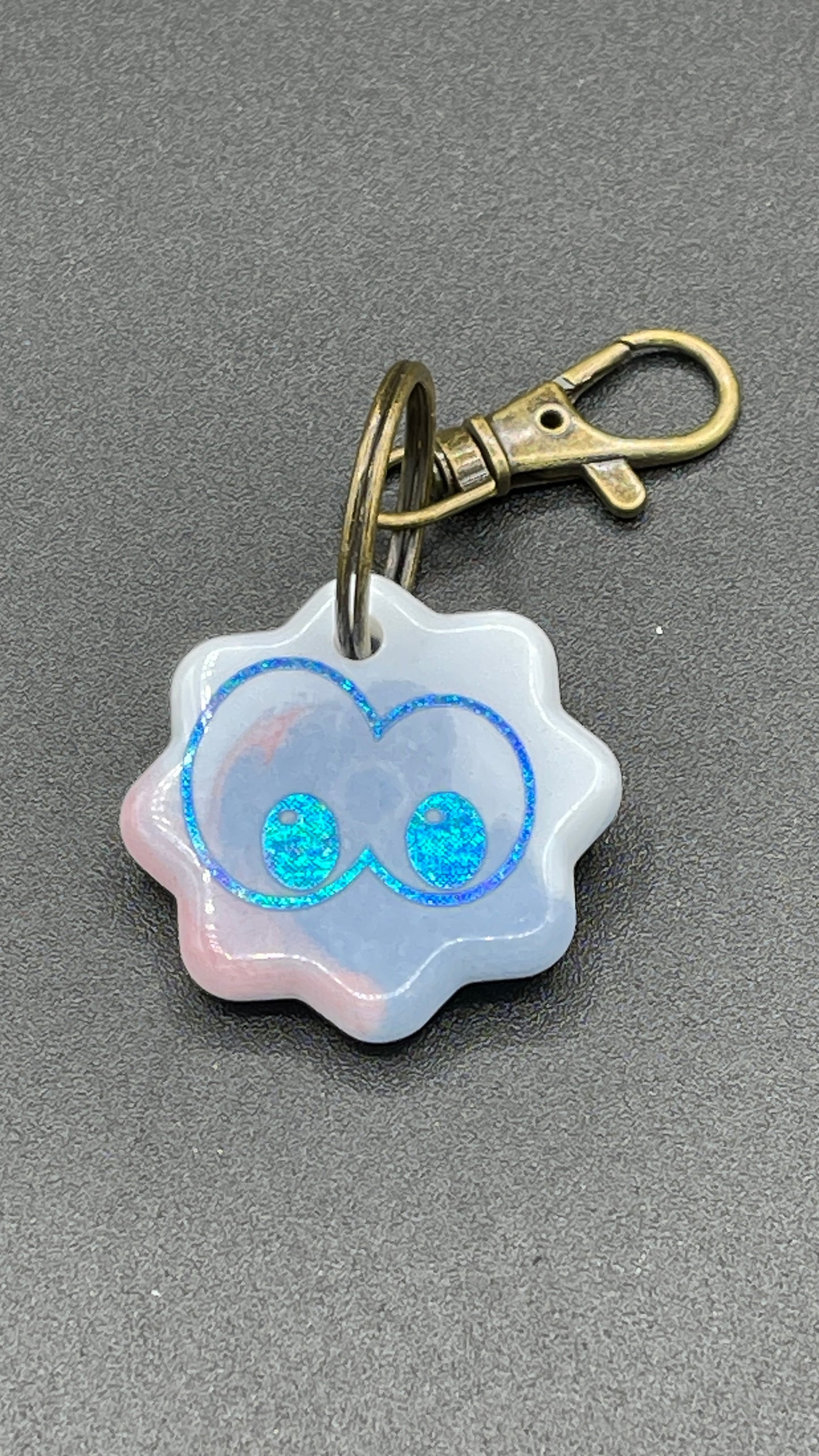 Holographic keyrings